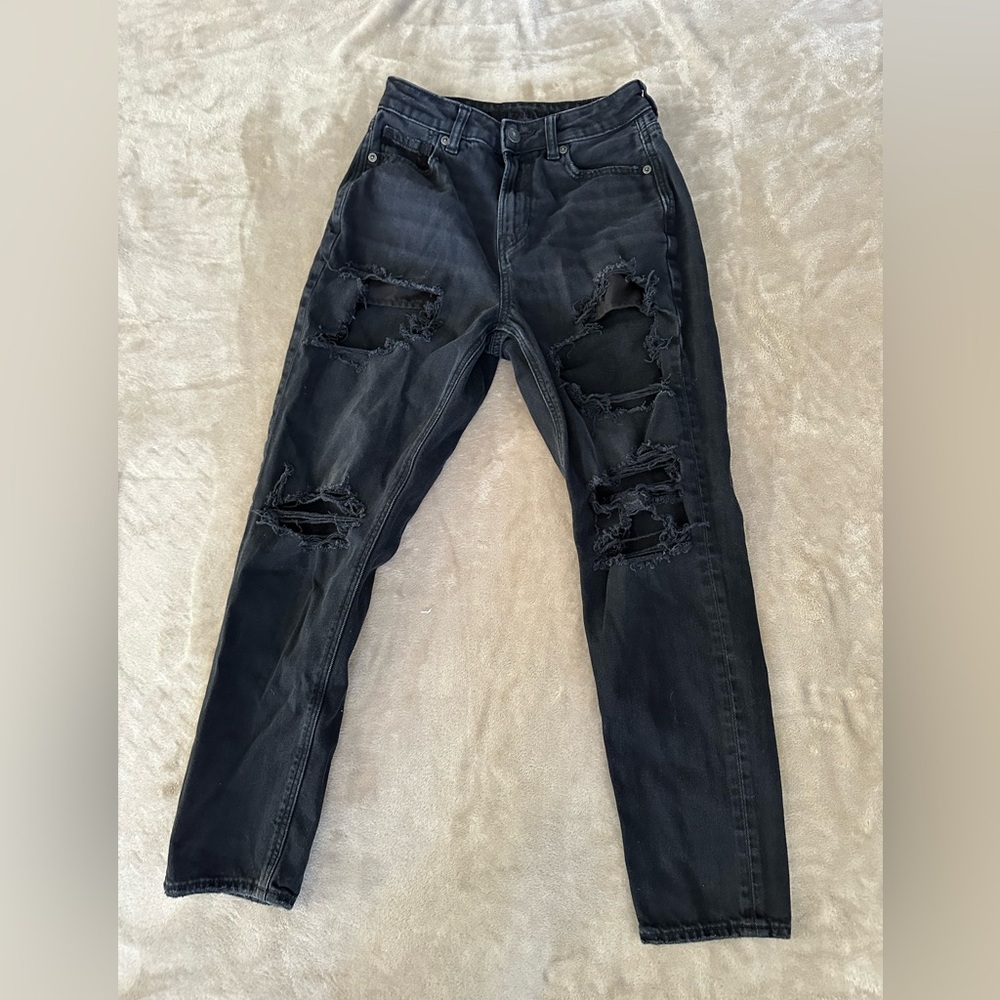 Black Ripped Mom Jeans
American Eagle
Size 0 Short